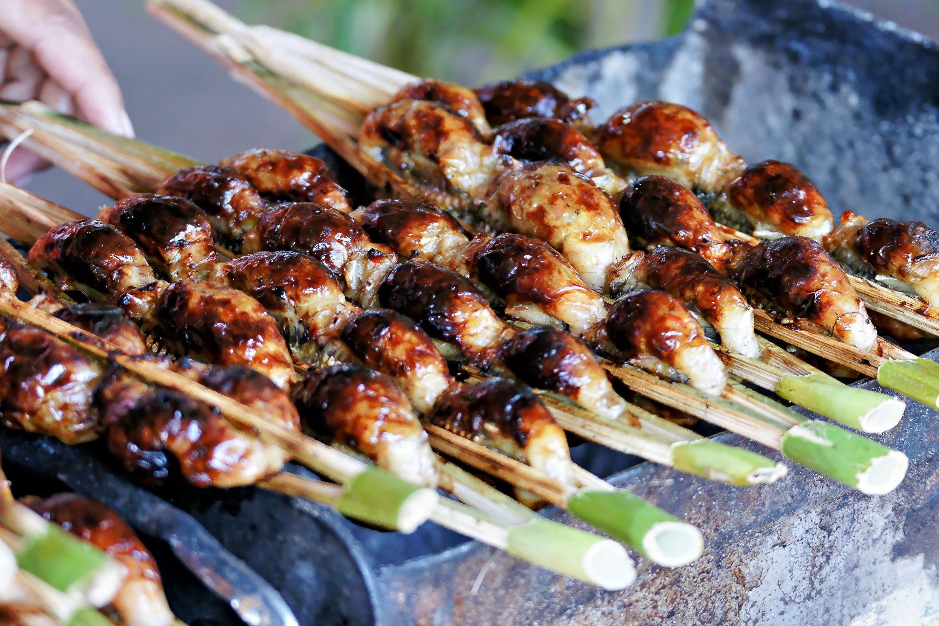Auf dem Markt des Dorfs Preah Dak im Gebiet von Angkor